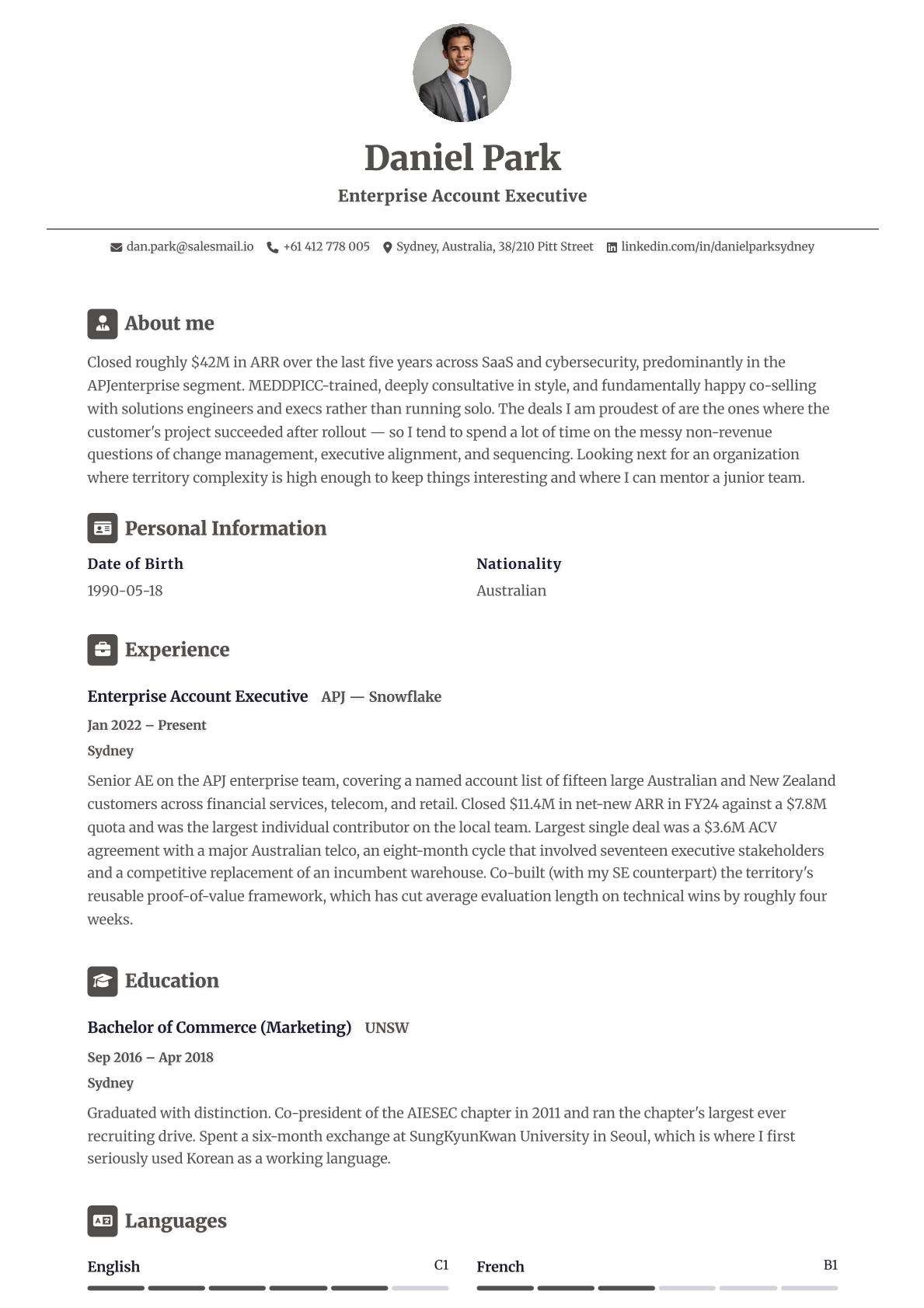 Simple CV template preview